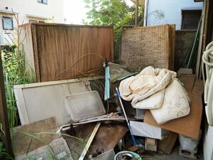 家屋外の残置物がわかる画像