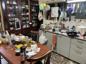 家屋内の残置物をしめす画像