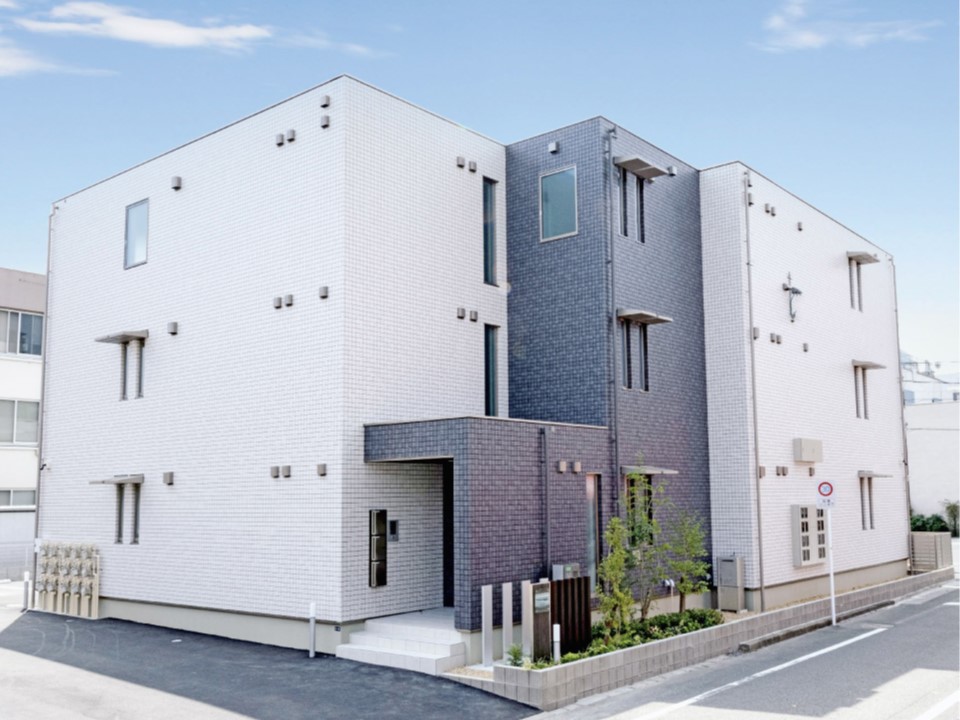 鉄骨造3階建てIOT賃貸住宅の建築事例1