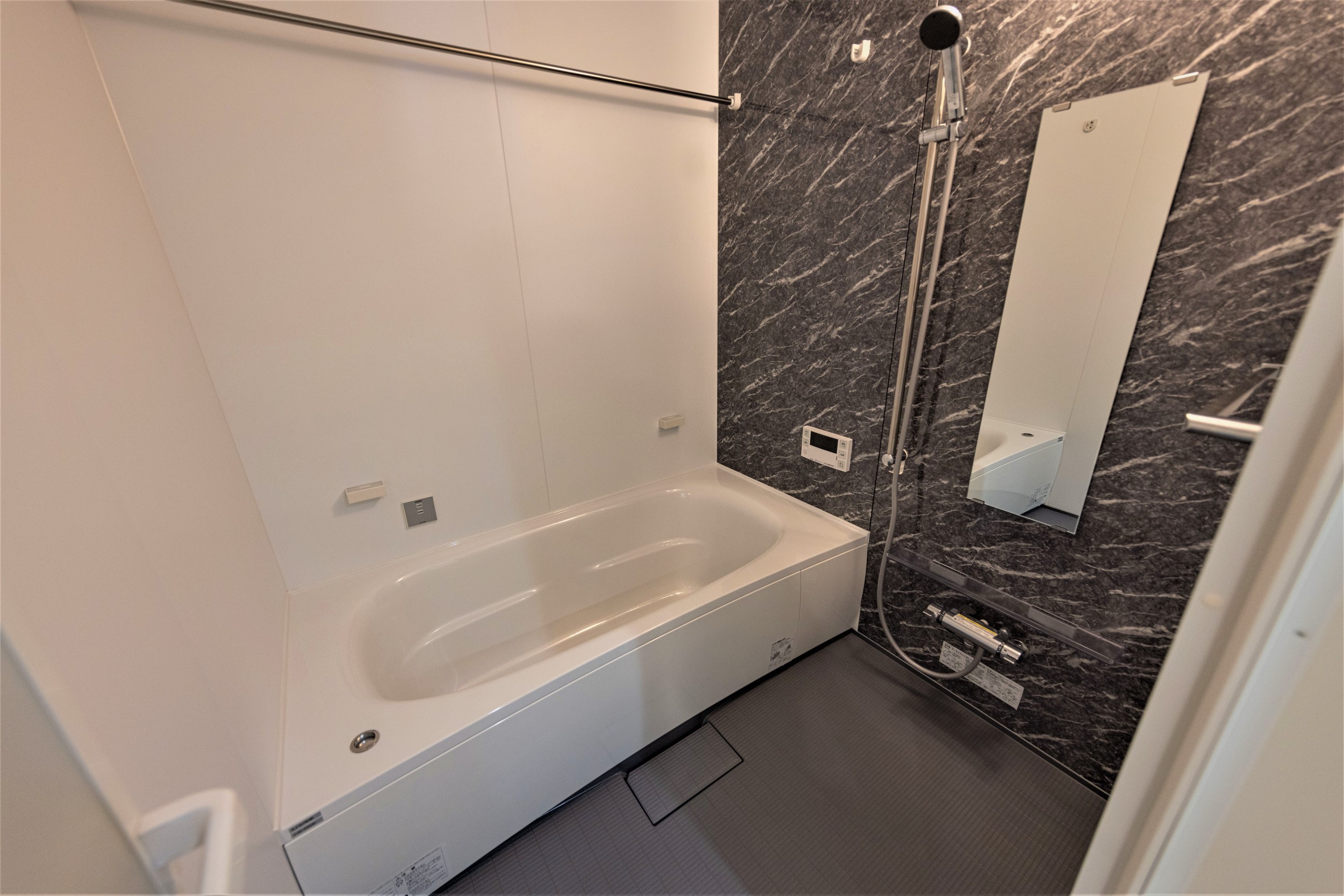 鉄骨造3階建てIOT賃貸住宅の建築事例